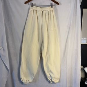 Classic Boys Lie Pant in Ivory
Boys lie
